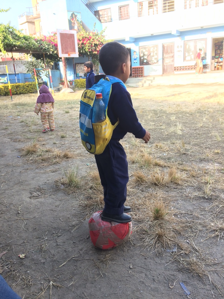 Ball aus Nepal